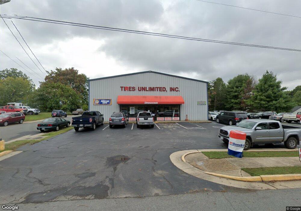 438 W Main St, Louisa, VA 23093 - photo 1