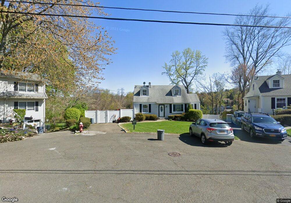 76 Hearthstone Rd, Yonkers, NY 10710 - photo 1