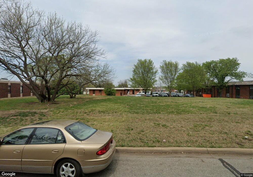 4201 SW 15th St, Topeka, KS 66604 - photo 1