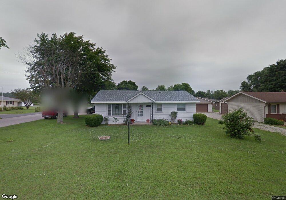 692 Collier St, Columbus, IN 47201 - photo 1