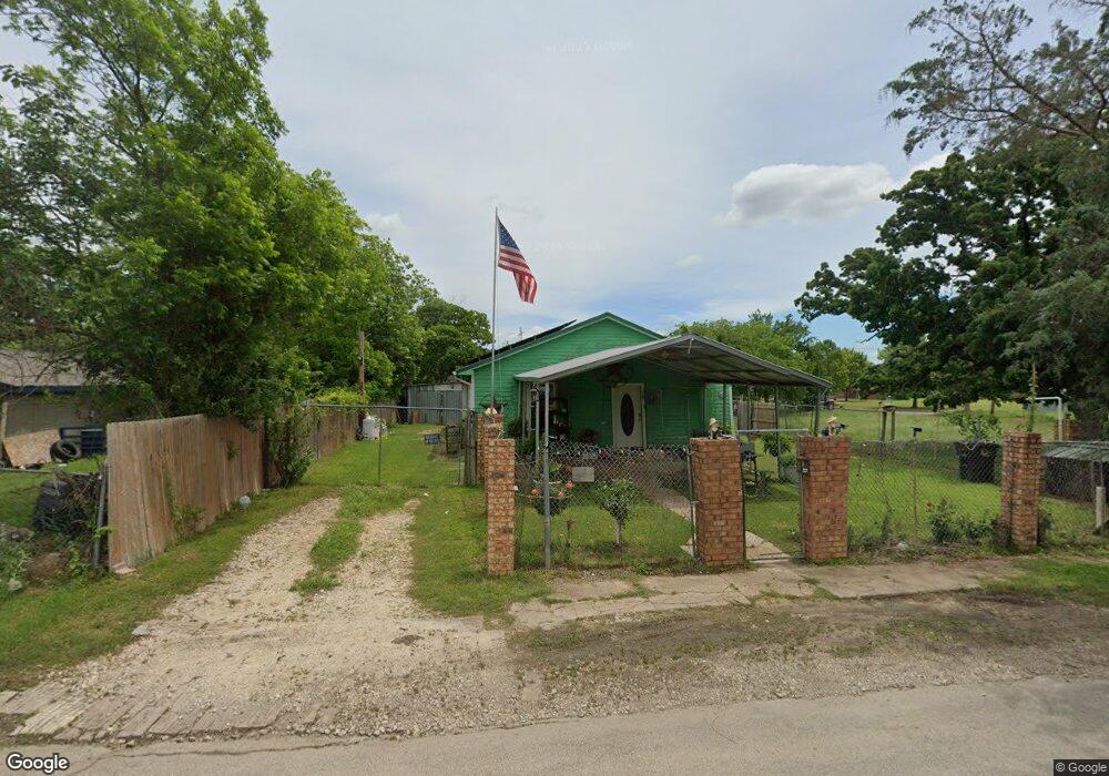 706 Trinity St, Cleburne, TX 76031 - photo 1