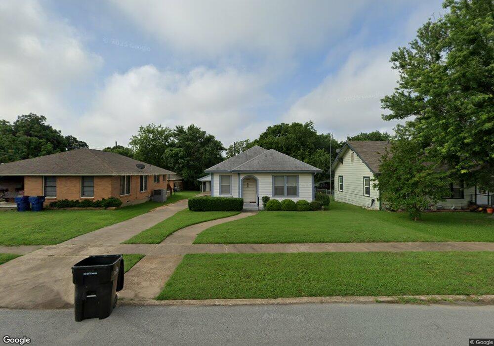 1304 W Walker St, Denison, TX 75020 - photo 1