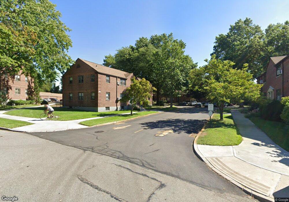 24534 62nd Ave unit 74, Little Neck, NY 11362 - photo 1