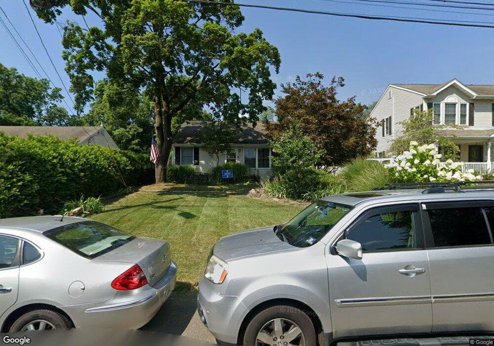 33 Kennedy Dr, Waldwick, NJ 07463 - photo 1