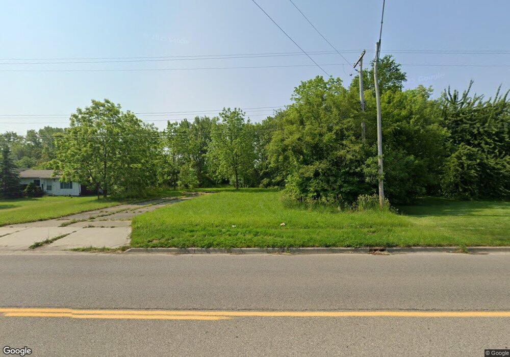 1401 W Coldwater Rd, Flint, MI 48505 - photo 1