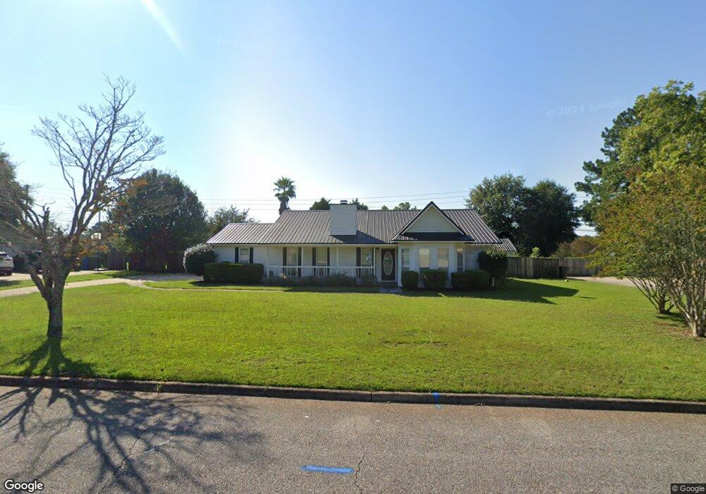 301 Woodleigh Rd, Dothan, AL 36305 - photo 1