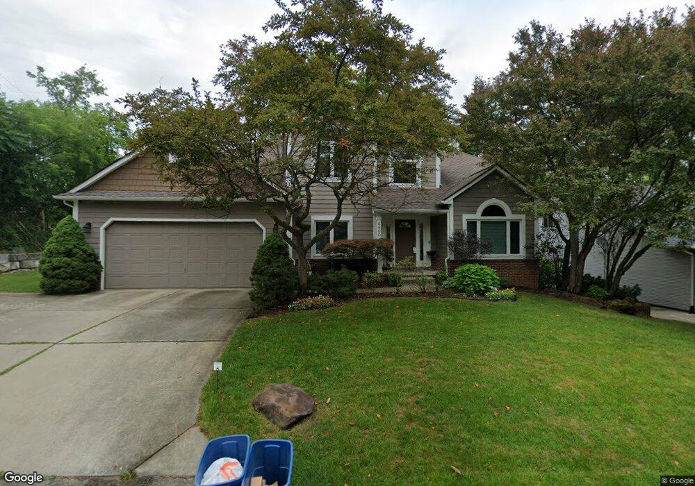 6890 Renshaw St, West Bloomfield, MI 48323 - photo 1