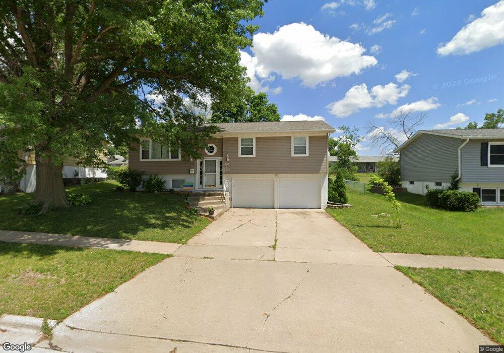 143 32nd St NW, Cedar Rapids, IA 52405 - photo 1