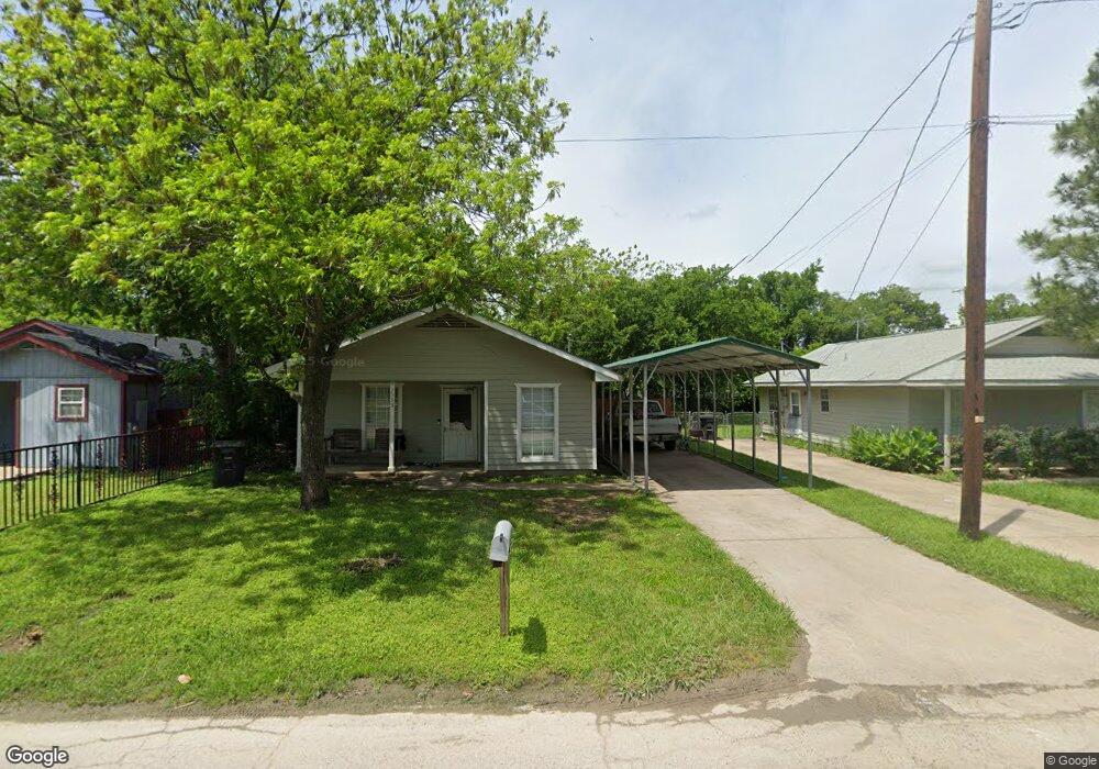 1333 N Brazos Ave, Cleburne, TX 76031 - photo 1