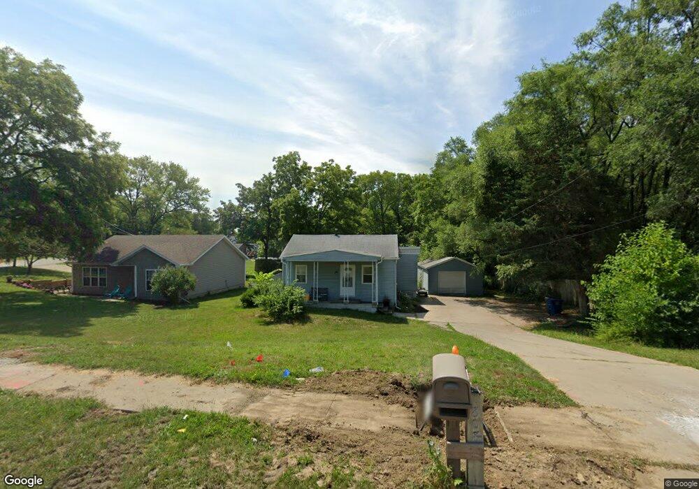 808 Mckinley Ave, Des Moines, IA 50315 - photo 1
