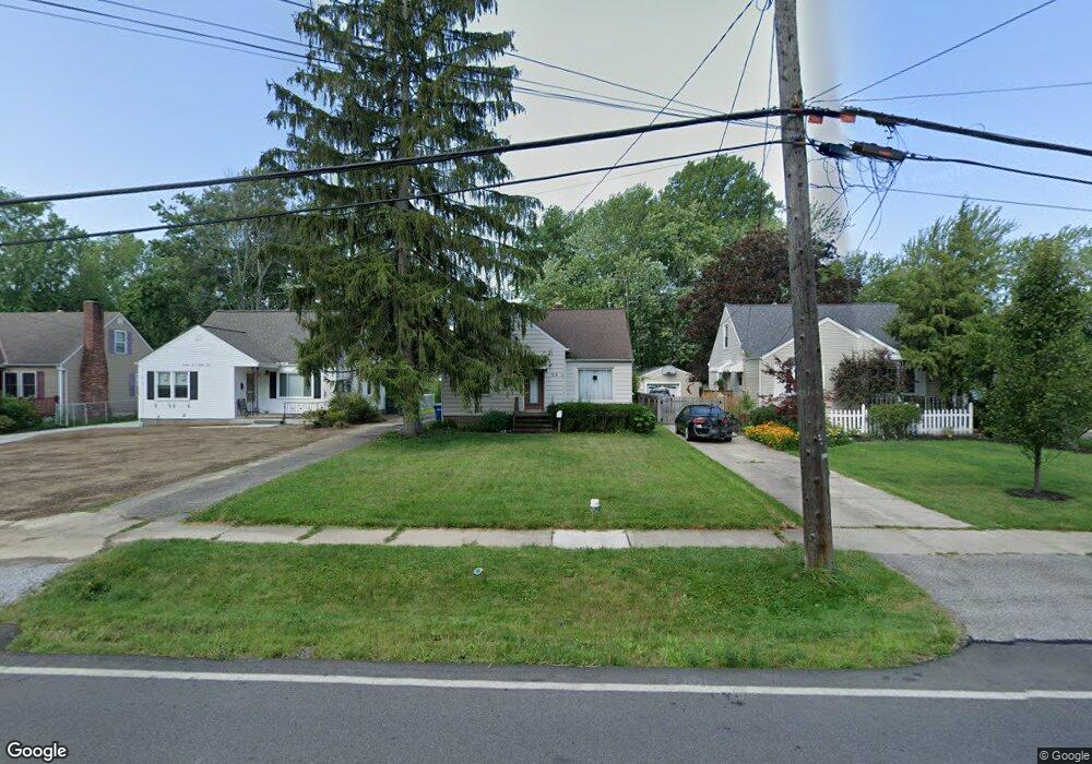 7584 Mapleway Dr, Olmsted Falls, OH 44138 - photo 1