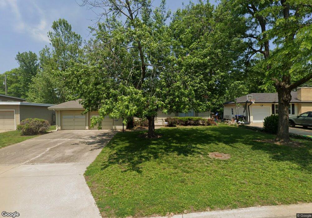1600 SW 27th St, Topeka, KS 66611 - photo 1