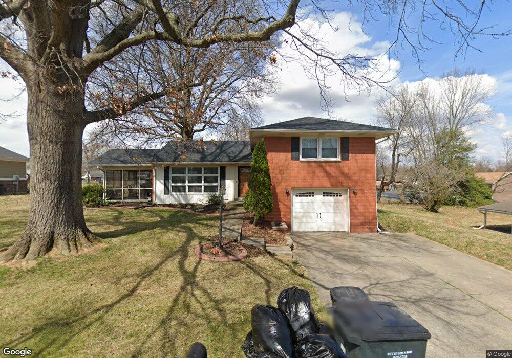 1005 Woodside Dr, New Albany, IN 47150 - photo 1