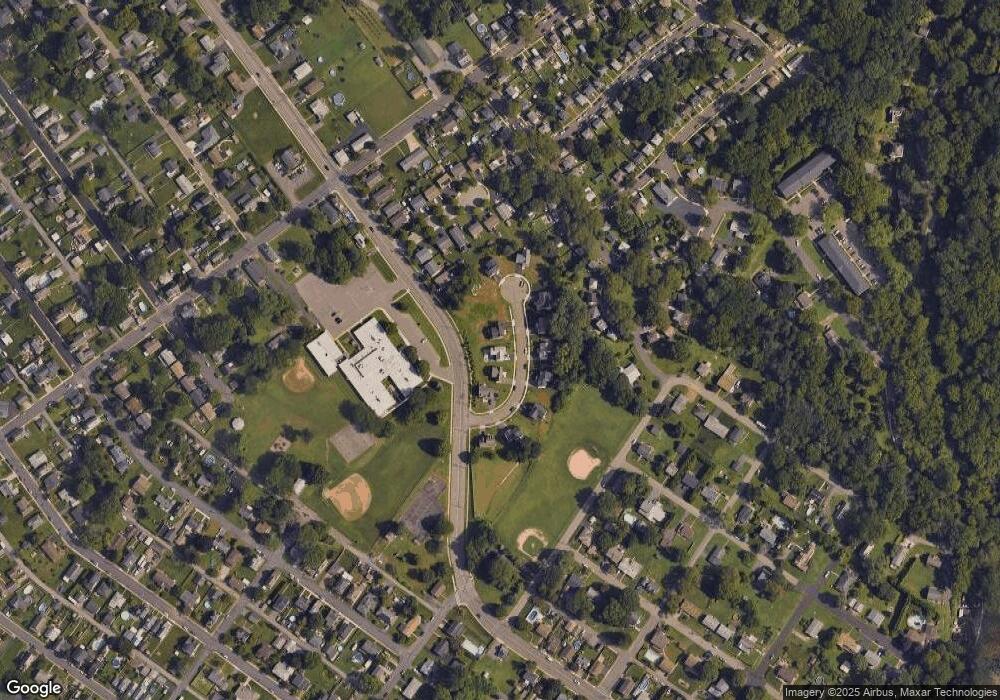 530 Parkwood Ct, Phillipsburg, NJ 08865 - photo 1