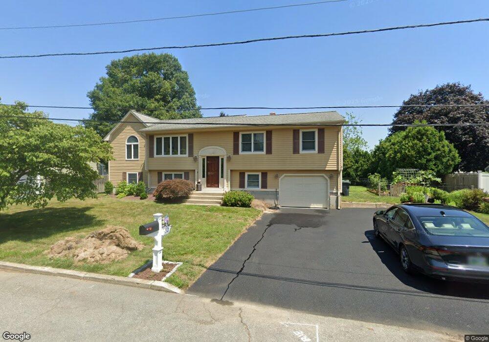 32 Sparrow Ln, Warwick, RI 02889 - photo 1