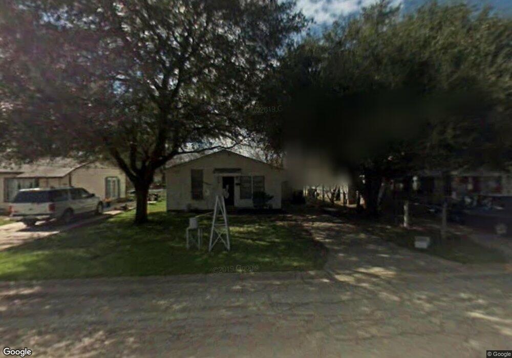 107 Hickory St, Cleburne, TX 76033 - photo 1