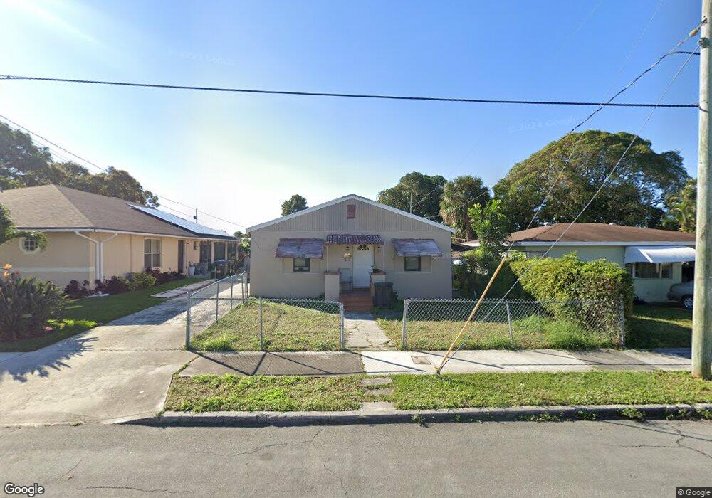 1036 19th St, West Palm Beach, FL 33407 - photo 1