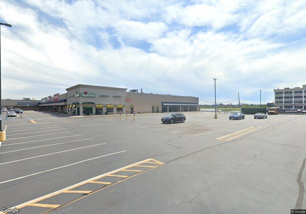 25252 Rockaway Blvd, Jamaica, NY 11422 - photo 1