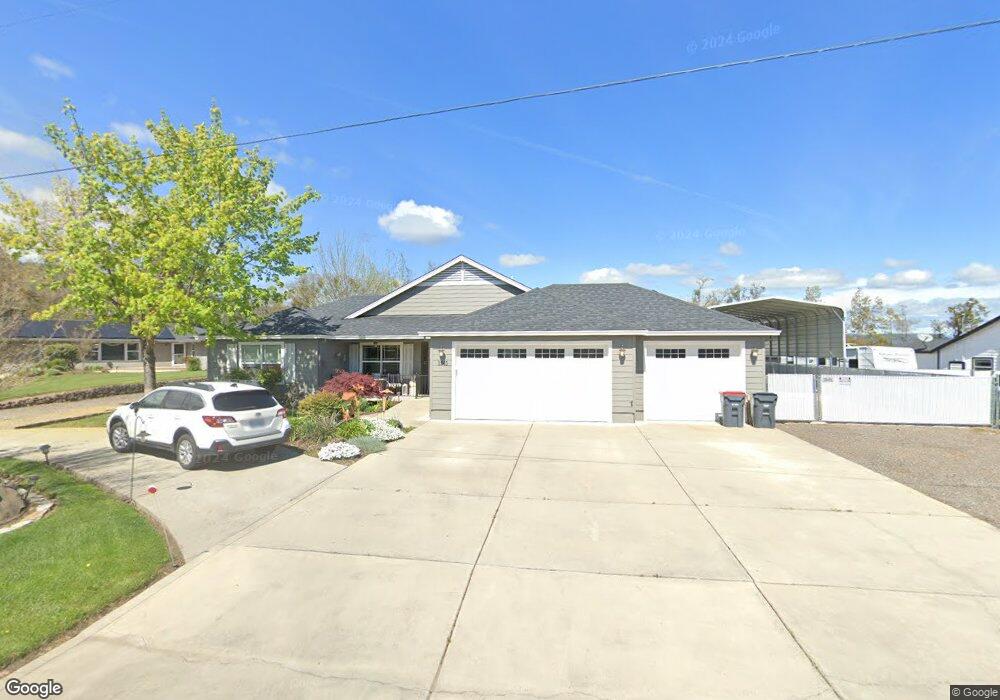 3545 Oak Pine Way, Central Point, OR 97502 - photo 1