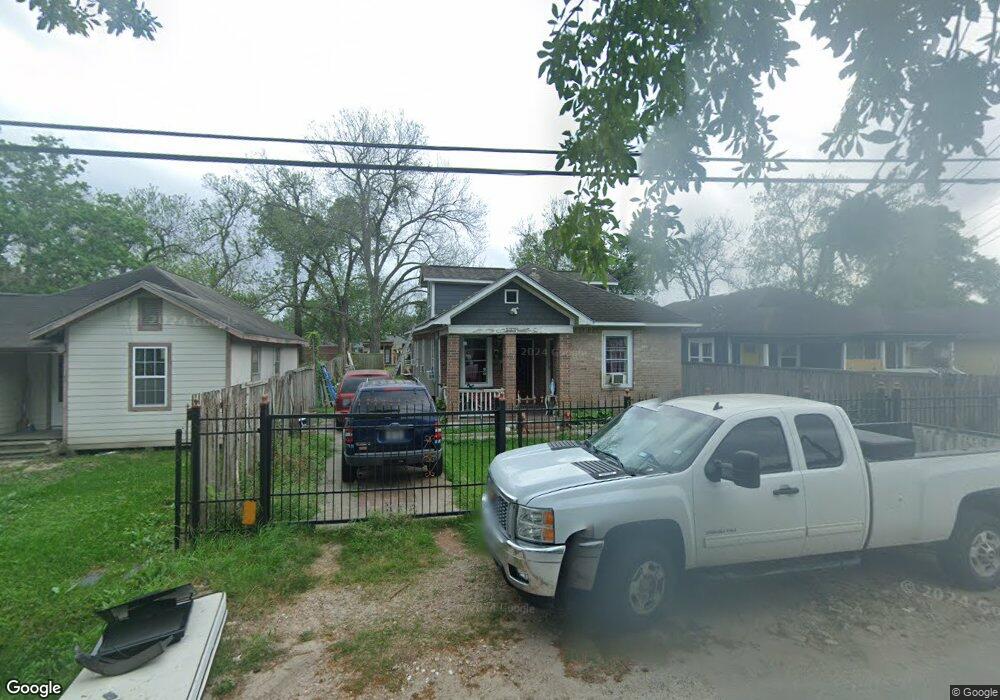 127 Sylvester Rd, Houston, TX 77009 - photo 1