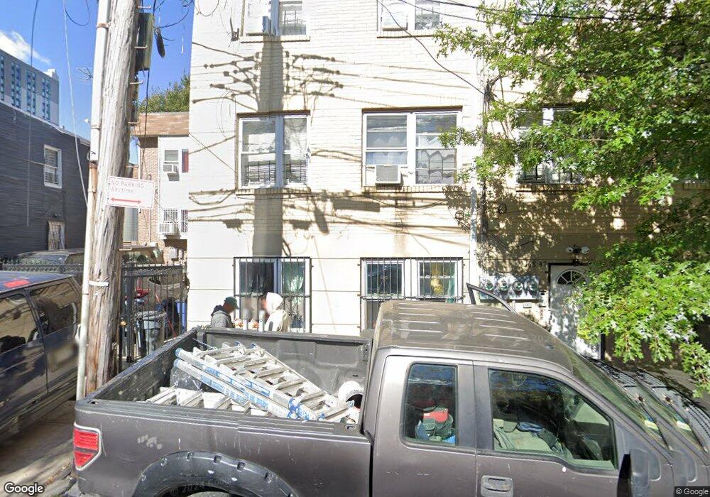 16847 93rd Ave, Jamaica, NY 11433 - photo 1