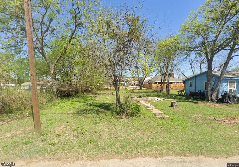 201 Robbins St, Cleburne, TX 76031 - photo 1