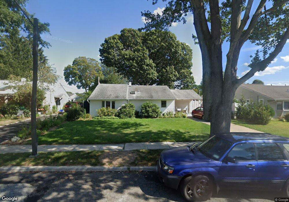 7 Collins Rd, Glen Cove, NY 11542 - photo 1