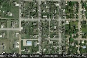 631 S 10th St, Bird Island, MN 55310