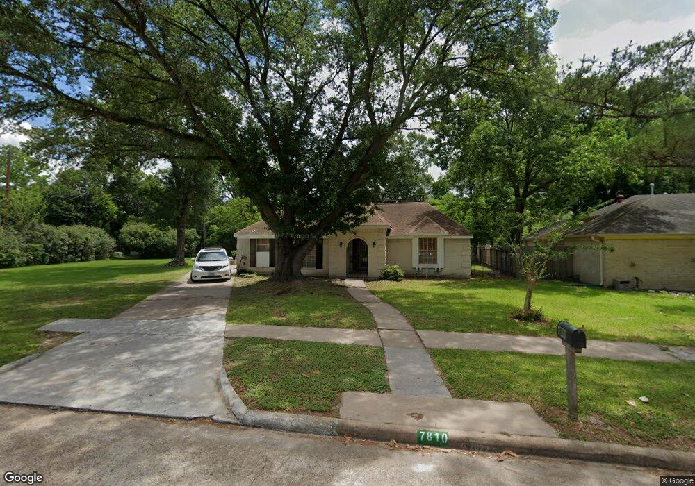 7810 Maple Tree Dr, Houston, TX 77088 - photo 1