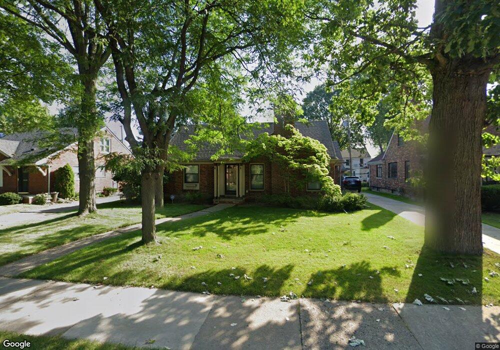 782 Cadieux Rd, Grosse Pointe, MI 48230 - photo 1