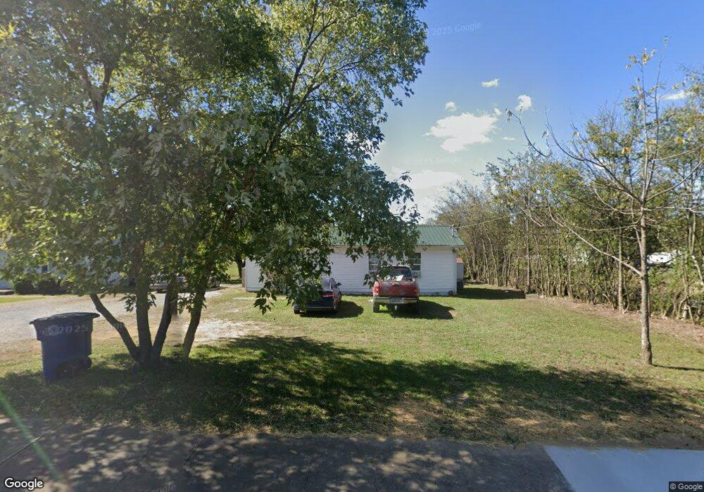 820 S Cannon Blvd, Shelbyville, TN 37160 - photo 1