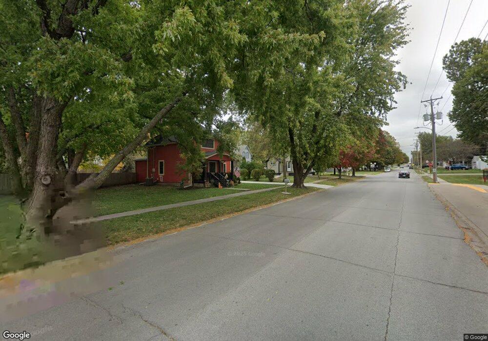 305 W Nishna Rd, Shenandoah, IA 51601 - photo 1