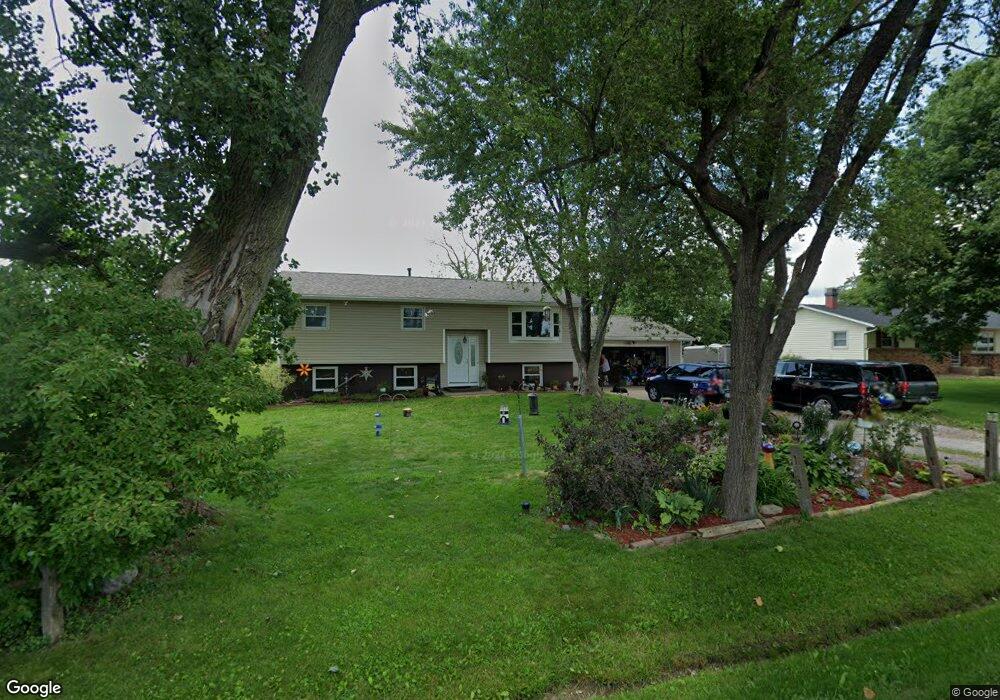 4802 Montana Ave, Davenport, IA 52806 - photo 1