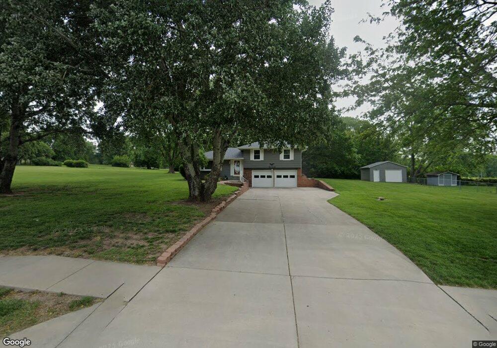 5740 SW Wanamaker Rd, Topeka, KS 66610 - photo 1