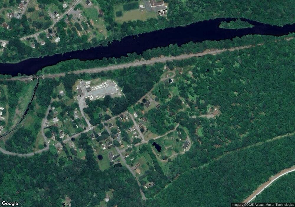 400 Cromwell St, Hawley, PA 18428 - photo 1