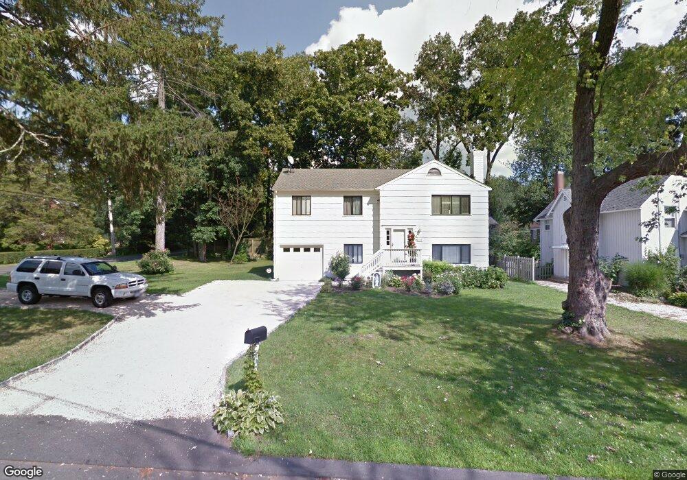 4 Soundview Dr, Stamford, CT 06902 - photo 1