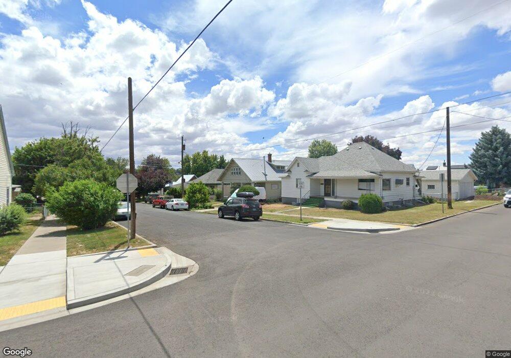 17 NW 9th St, Pendleton, OR 97801 - photo 1