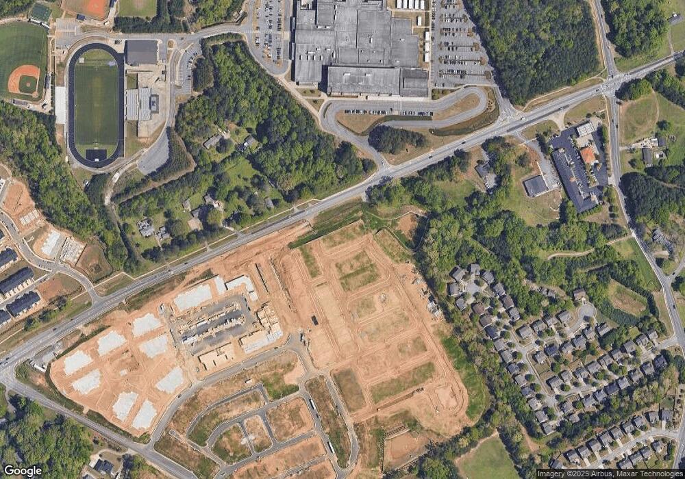 706 Dodd Ln, Buford, GA 30518 - photo 1