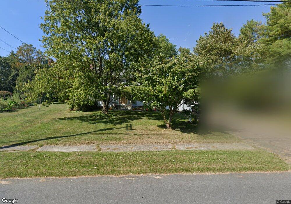 195 Putnam Rd, New Canaan, CT 06840 - photo 1