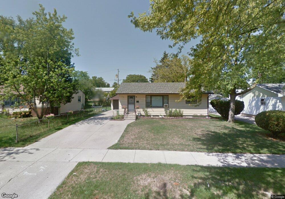 2812 N Elmwood Ave, Waukegan, IL 60087 - photo 1