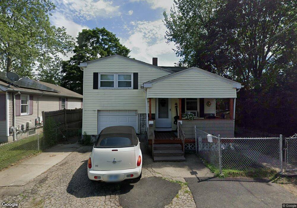 143 Evergreen St, Pawtucket, RI 02861 - photo 1