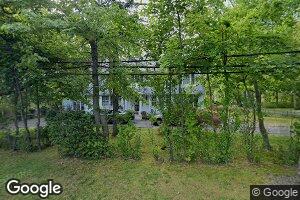 34 Kings Point Rd, Great Neck, NY 11024