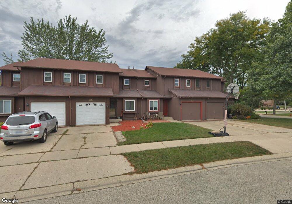 1102 Riverwood Dr unit 2, Algonquin, IL 60102 - photo 1