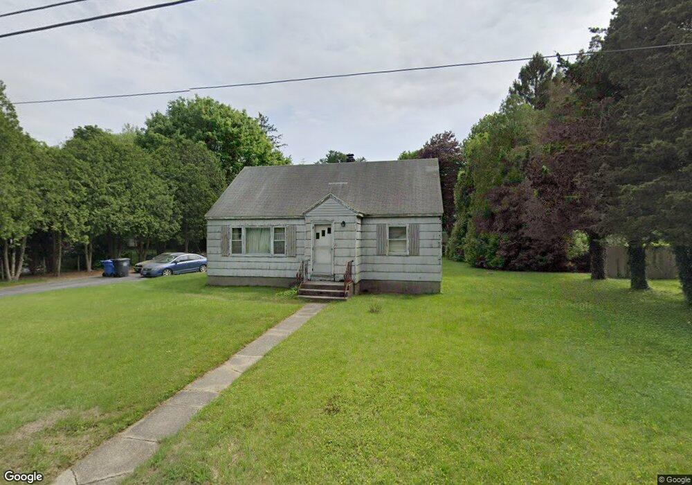 21 Winthrop Rd, Gales Ferry, CT 06335 - photo 1