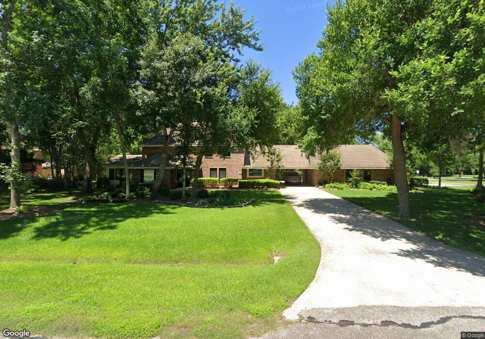 2000 Pine Dr, Friendswood, TX 77546 - photo 1