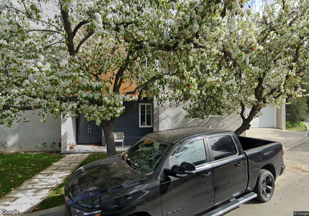 5200 Calatrana Dr, Woodland Hills, CA 91364 - photo 1