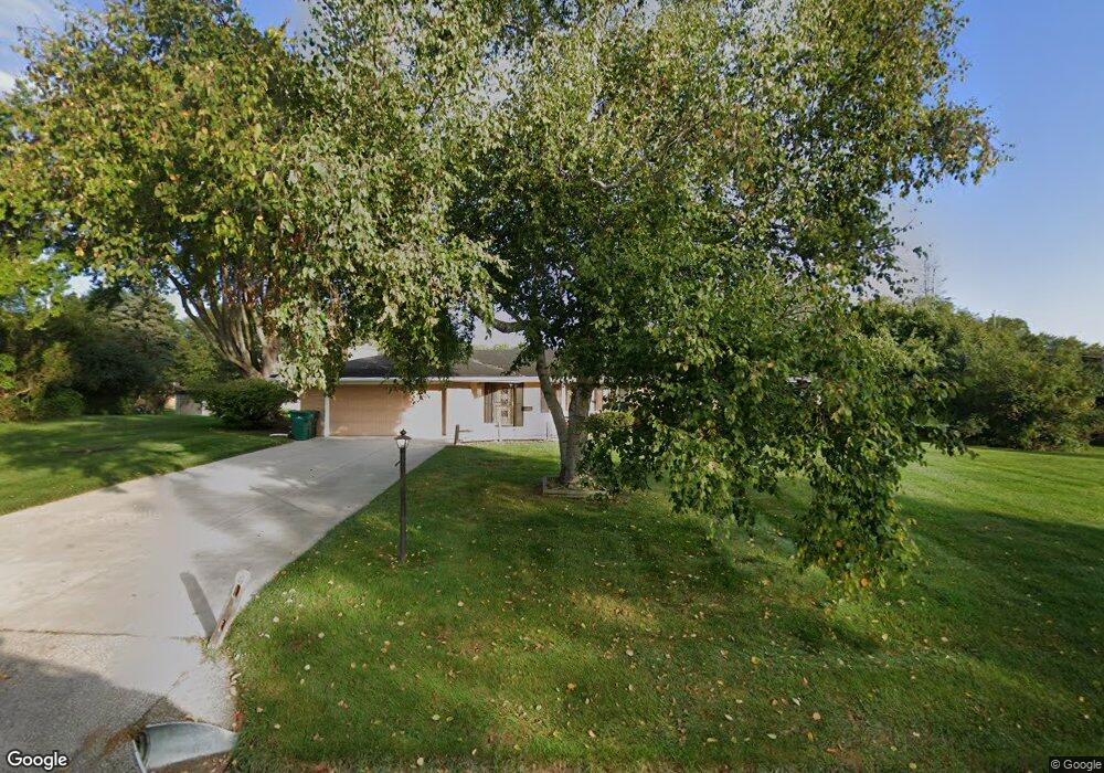 N77W14950 Menomonee Manor Dr, Menomonee Falls, WI 53051 - photo 1