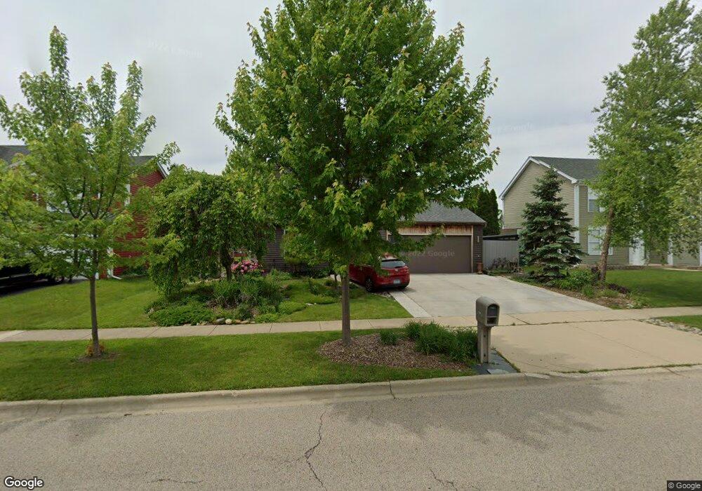 1906 Cambridge Dr, Carpentersville, IL 60110 - photo 1