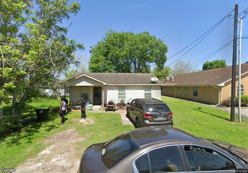 1209 3rd St, Bay City, TX 77414 - photo 1