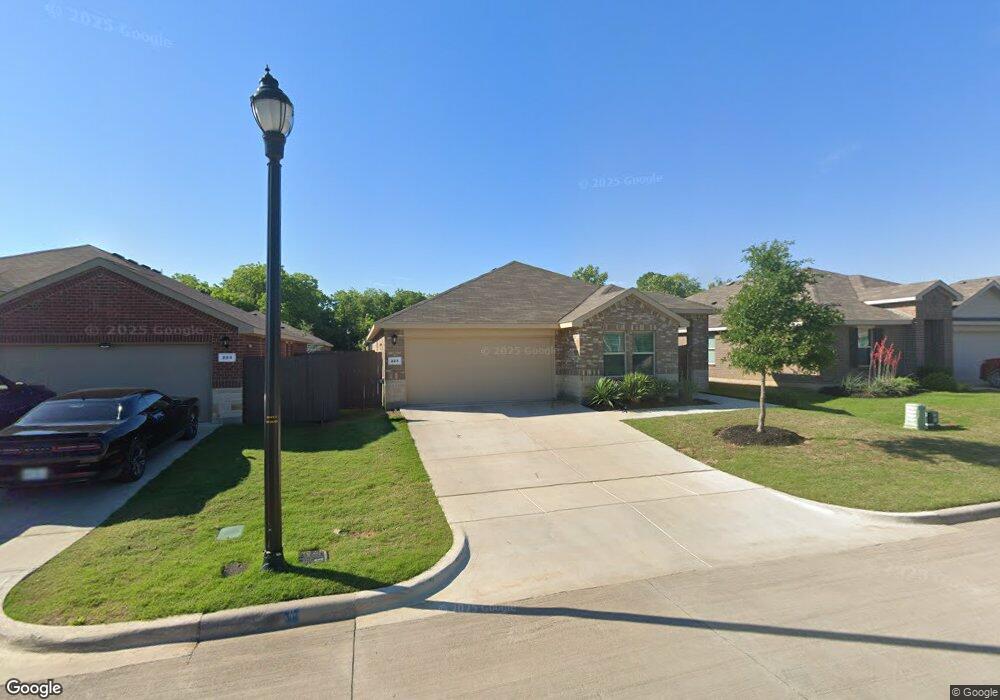 225 Seclusion Dr, Cleburne, TX 76033 - photo 1